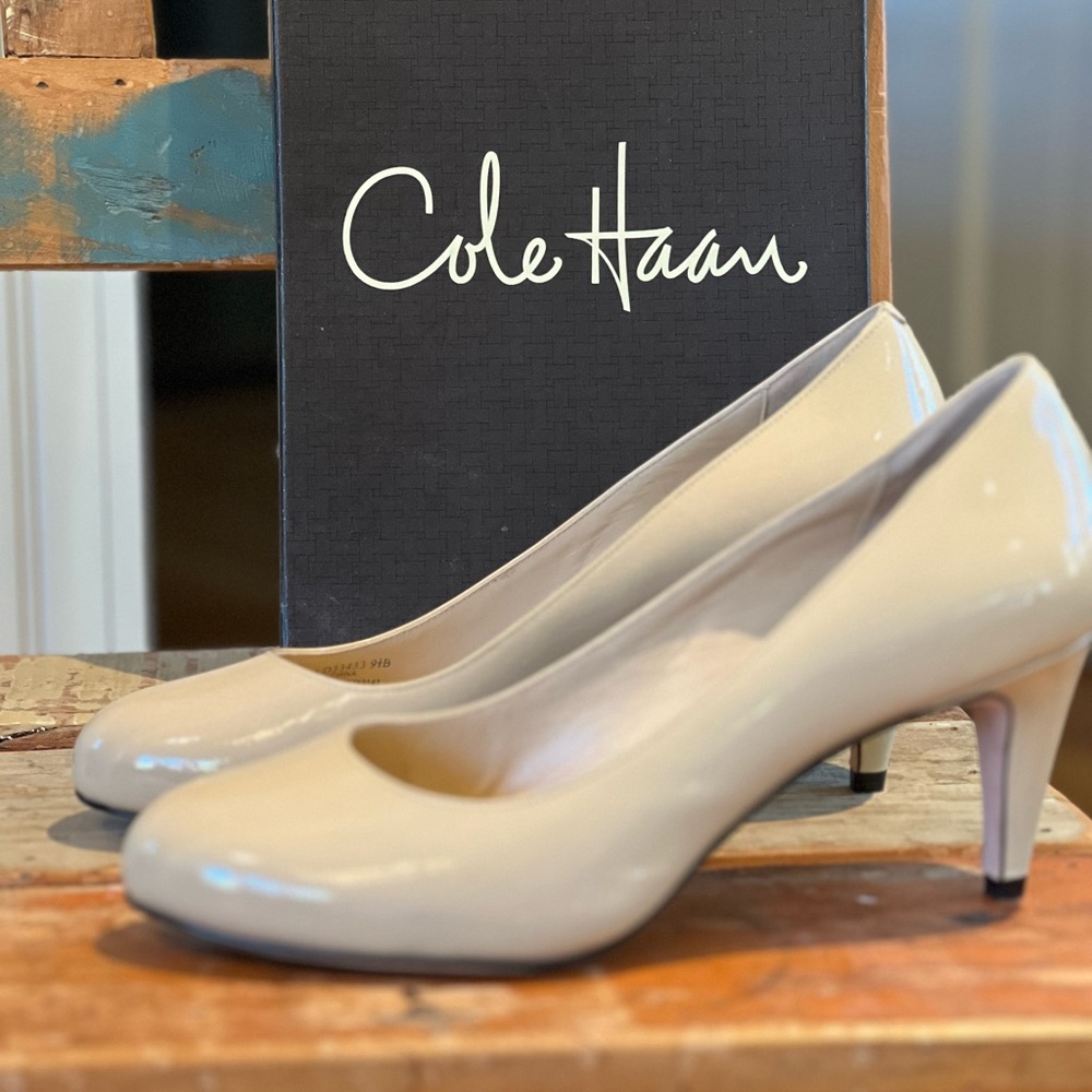 Cole Haan NikeAir nude pumps, Size 9.5B, like new, in box with dust bag - Picture 3 of 9